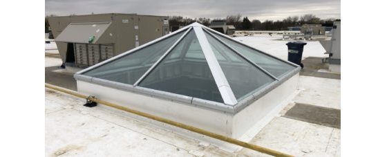 Pyramid skylight on a reflective roof